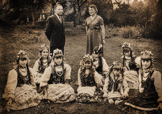 Archiwalna fotografia rodzinna — Osiem Sióstr Knapik